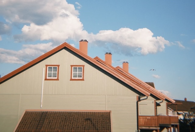 Eco-Friendly Roof Cleaning Services by Pelican Pressure Cleaning: Protecting Your Naples Home With Safe, Low-Pressure Techniques